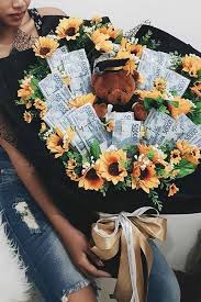 27 Original And Useful Graduation Gift Ideas Money Bouquet Graduation Gifts For Boys Graduation Money Gifts