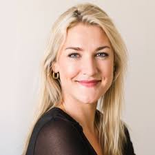 Ella Cullen's Instagram, Twitter & Facebook