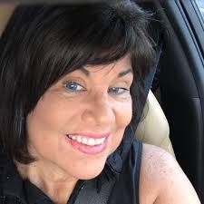 Amy Reasoner's Instagram, Twitter & Facebook