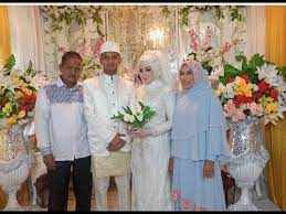 Dari sumber sang pedangdut sekaligus model itu, mutia ayu disebut pindah agama saat menikah dengan glenn. Biodata Mutya Lifyana Artis Aceh