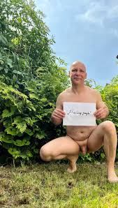 Nackt im Garten Dick Flash Pics, Real Amateurs from Google, Tumblr,  Pinterest, Facebook, Twitter, Instagram and Snapchat.