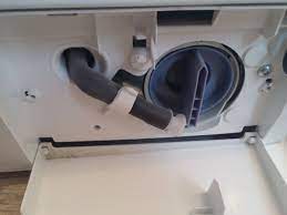 Die waschmaschine erinnert einen daran, wann es an der zeit ist, die trommel zu reinigen und führt. Flusensieb Reinigen Wie Sie Das Sieb Einer Waschmaschine Saubern