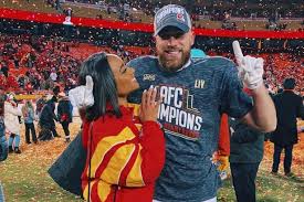 Kansas city chiefs tight end travis kelce disappointed some of his fans when he confirmed his breakup with sports journalist kayla nicole in august 2020. Bbq Chiefs On Twitter If Travis Kelce And Kayla Nicole Just Broke Up Love Is Dead Https T Co 5fdhygcc5e