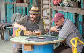 Las fierbinti este un serial de comedie romanesc care a debutat pe pro tv la data de 1 martie 2012, iar de atunci se filmeaza neincetat. Cand Incepe Sezonul 2021 Din Las FierbinÈ›i Este Al 18 Lea Sezon Al Serialului Stirileprotv Ro