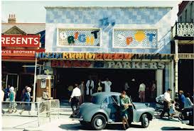 Scopri ricette, idee per la casa, consigli di stile e altre idee da provare. La Taberna De Grog Asi Eran Los Salones Recreativos Antes De Los Videojuegos