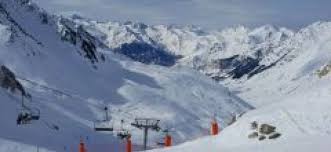 Tous les horaires, les tarifs et des meilleurs chose à faire près de chez vous à bagneres de bigorre. Faire Du Ski Dans Les Pyrenees A Bagneres De Bigorre