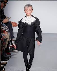 Résultat de recherche d'images pour "desmond is amazing"