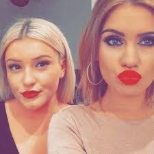 Sophie Farrell's Instagram, Twitter & Facebook