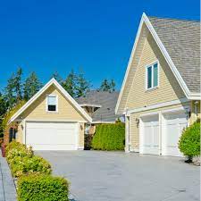 Find various homes including house plans with basement garage. Attached Garage Vs Detached Garage Pros And Cons Clearsurance