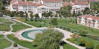 Anadolu üniversitesi ya da bilinen adıyla andü, türkiye'nin eskişehir şehrinde yer alan ve ikili modda eğitim veren (yüz yüze ve uzaktan) bir devlet üniversitesidir. Anadolu Universitesi Tanitim Of I Broadcast Services