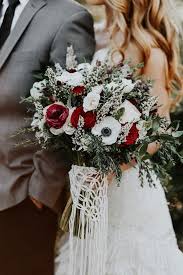 Wearing dainty berries and baby's breath in your hair can also bring that earthy element to your wedding day. Top 20 Bohemian Fall Wedding Bouquets Deer Pearl Flowers