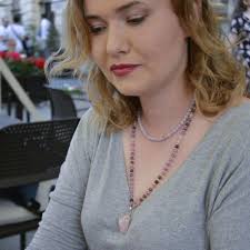 NIOSĘ MIŁOŚĆ I SPOKÓJ. Podwójny naszyjnik.