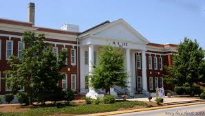 The R E Lee Institute This Neo Classical Structure Was Chartered In 1875 As The Thomaston High School The Name Was Changed In 1882 T Thomaston Places Photo