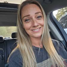 Who is a good face painter for kids?