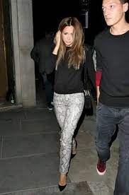 Mandy grace capristo mandy capristo haare capristo hubsche frau from i.pinimg.com listen to risque by mandy capristo, 1,385 shazams. Mandy Capristo Photo Mandy Capristo Fashion Business Fashion Outfit Inspirations