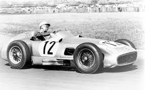 Stirling Moss Aintree 1955 Mercedes W196 After Dicing With Fangio All Race Stirling Won By A Few Feet Racing Mercedes Benz Sports Car Mercedes Benz Classic