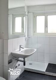 Echtglas Walkin Duschwand Und Spiegel Von Ihrer Glaserei Wir Statten Ihr Badezimmer Nicht Nur Mit Einer Echtglas Walk In D Duschwand Dusche Badezimmer