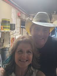 Country dance lessons and live music schedule