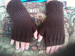 Looking for a quick and easy pattern for knit fingerless gloves? How To Knit Close Fitting Fingerless Gloves 21 Steps With Pictures Instructables