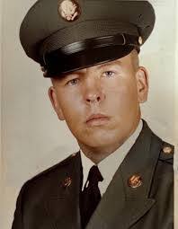 Ashley Reutter's Instagram, Twitter & Facebook