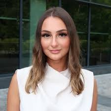 Allison Schoen's Instagram, Twitter & Facebook