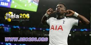 Dengan cara ini juga kami harapkan agar pembaca ikut mengkoreksi jawana soal sepak bola, siapa tahu ada kunci jawaban yang salah. Soal Dan Jawaban Tentang Sepak Bola Belajarsoal