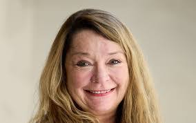 Lina Estrada's Instagram, Twitter & Facebook