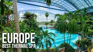 Descoperă sute de palmieri naturali și alte zeci de specii exotice de plante, piscine cu apă termală caldă, de care te poți bucura indiferent de gradele de afară și atracții. Most Amazing Thermal Spa In Europe Therme Bucharest Romania Youtube