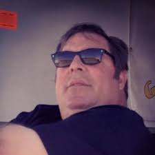 What convenience store in Sapulpa sells good hot meals?