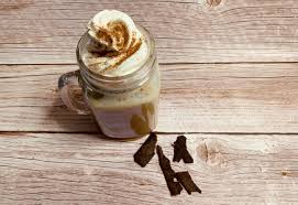 Chi è andato in una città dove è presente starbucks in autunno ha di certo provato il meraviglioso pumpkin spice latte: Come Fare A Casa Il Pumpkin Spice Latte Si Parte Dopo Il Caffe