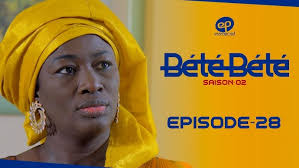 Ndeyssane! Babacar Seck inconsolable dans les bras de Wally Seck au  funérailles de sa soeur Momy…