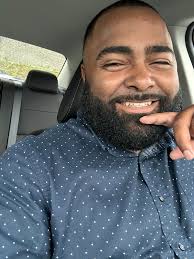 Therapist says I need to put myself out there more. Yeah, yeah, whatever  🥷. Me and my mains. Happy now? 😂😂