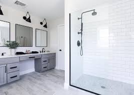 A Beautiful And Serene Modern Farmhouse Bathroom Featuring The Dreamline Linea Shower Screen In 2020 Modern Farmhouse Bathroom Shower Screen Dreamline