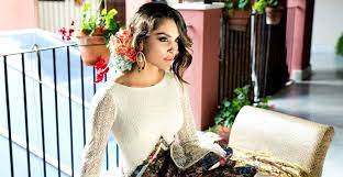Maybe you would like to learn more about one of these? Como Escoger Y Poner La Flor De Flamenca El Blog De Baile Y Trajes De Flamenca Oficial Tamara Flamenco