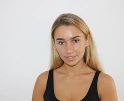 Ella Rees's Instagram, Twitter & Facebook