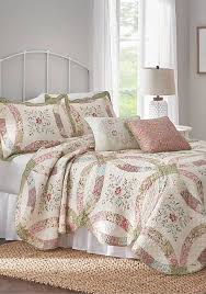 Nostalgia Home Eve Ivory And Sage Quilt In 2020 Quilts Master Bedroom Shabby Chic Quilts Bedroom Design