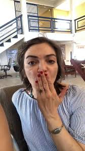 Se um macaco acumulasse mais bananas do que ele pode comer, enquanto a  maioria dos macacos passasse fome, cientistas estudariam esse macaco pra  entender o que estava errado. Quando humanos fazem isso,