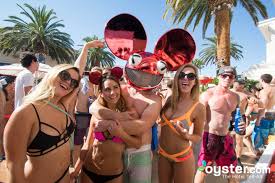 The 11 Best Pool Parties In Las Vegas Ranked Oyster Com Las Vegas Pool Wynn Las Vegas Vegas Pool Party