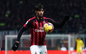 Eu acho que é o seguinte: Lucas Paqueta Esta Fora De Jogo Do Milan Pelo Campeonato Italiano Jovem Pan