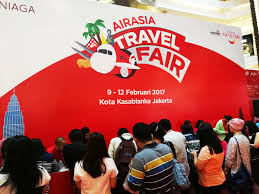 Direktur utama airasia indonesia dendy kurniawan mengatakan, pihaknya berupaya melakukan efisiensi sehingga harga tiket bisa lebih murah. Berburu Tiket Murah Di Airasia Travel Fair 2017