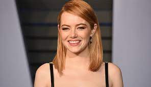 And the best part is that if you get tired of having hair in your face, you can simply pin them to the side. 20 Flattering Haircuts For Oval Faces Purewow