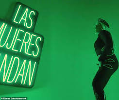 If bad bunny's debut album x 100pre ( pronounced por siempre) marked a new way forward for reggaeton, and yhlqmdlg reminded us of classic 90s marquesinas or garage parties in puerto rico—then las que no iban a salir falls somewhere in. Bad Bunny Dons Full Drag And Twerks With Himself In Video For Yo Perreo Sola Daily Mail Online