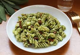 Salade De Pates Aux Tomates Sechees Et Pesto De Roquette Milleprep Recette Pesto Roquette Pates Tomates Sechees Salade Pate Pesto