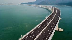 Jembatan yang menghubungkan antara jawa dan madura serta jembatan terpanjang di indonesia. Telan Biaya Rp 304 T Jembatan Atas Laut Terpanjang Dunia Resmi Dibuka Kumparan Com