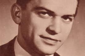 Národný umelec, nositeľ najvyšších umeleckých ocenení. Csoda Hogy Bodrogi Gyula Beleszeretett Voith Agi Ilyen Gyonyoru Volt Fiatalon Hazai Sztar Femina