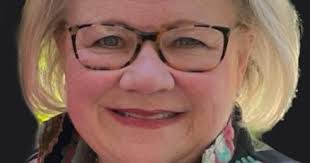 Elizabeth Stutts's Instagram, Twitter & Facebook