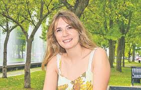 The latest tweets from @rosalievaillan Rosalie Vaillancourt Sous Les Projecteurs