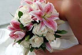 White Rose And Stargazer Lily Bouquet Stargazer Lily Bridal Bouquet Bridal Bouquet Annual Flower Lily Bouquet Wedding Stargazer Lily Wedding Lily Wedding