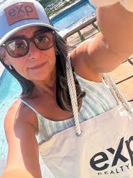 Hoy fortalecemos nuestro equipo eXp Puerto Rico! Dandole la bienvenida a  varios colegas que se integran a la Compañia. En especial a mi amiga,  colega y ahora parte de mi equipo, Patriscia