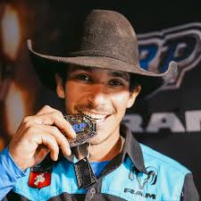 Na busca de uma RAM 0KM no final da temporada ! 🏆 @fabriciosilveira3223  demonstra a boa fase e é o campeão da @47rodeiopromissao